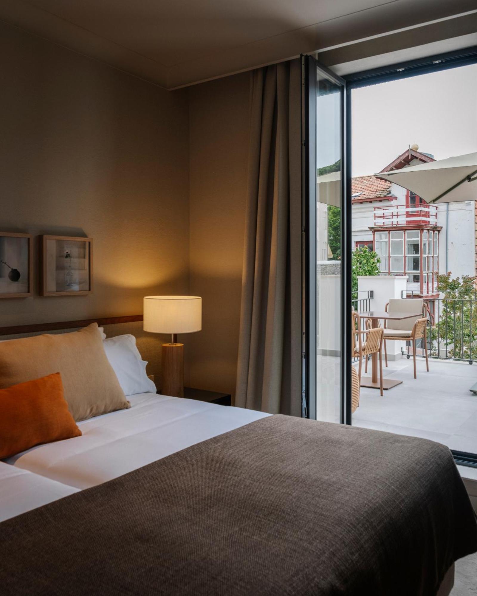 Hotel Rhin Garden ซานตานเดร์ ภายนอก รูปภาพ